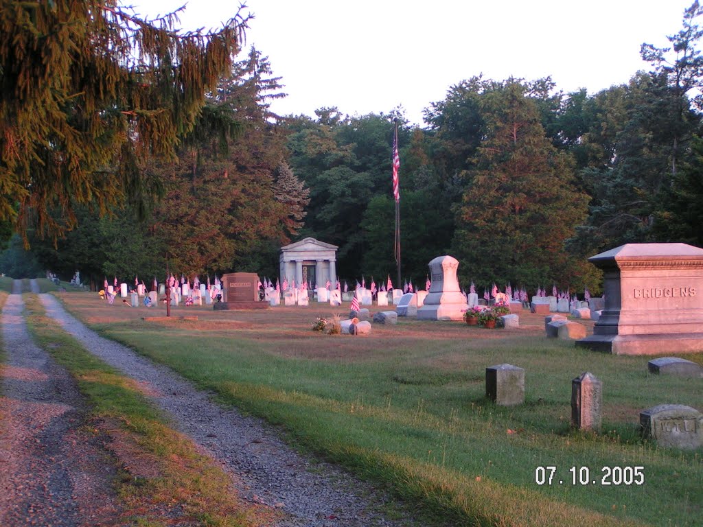 SOLDIERS CIRCLE at HIGHLAND CEMETERY, Флемингтон