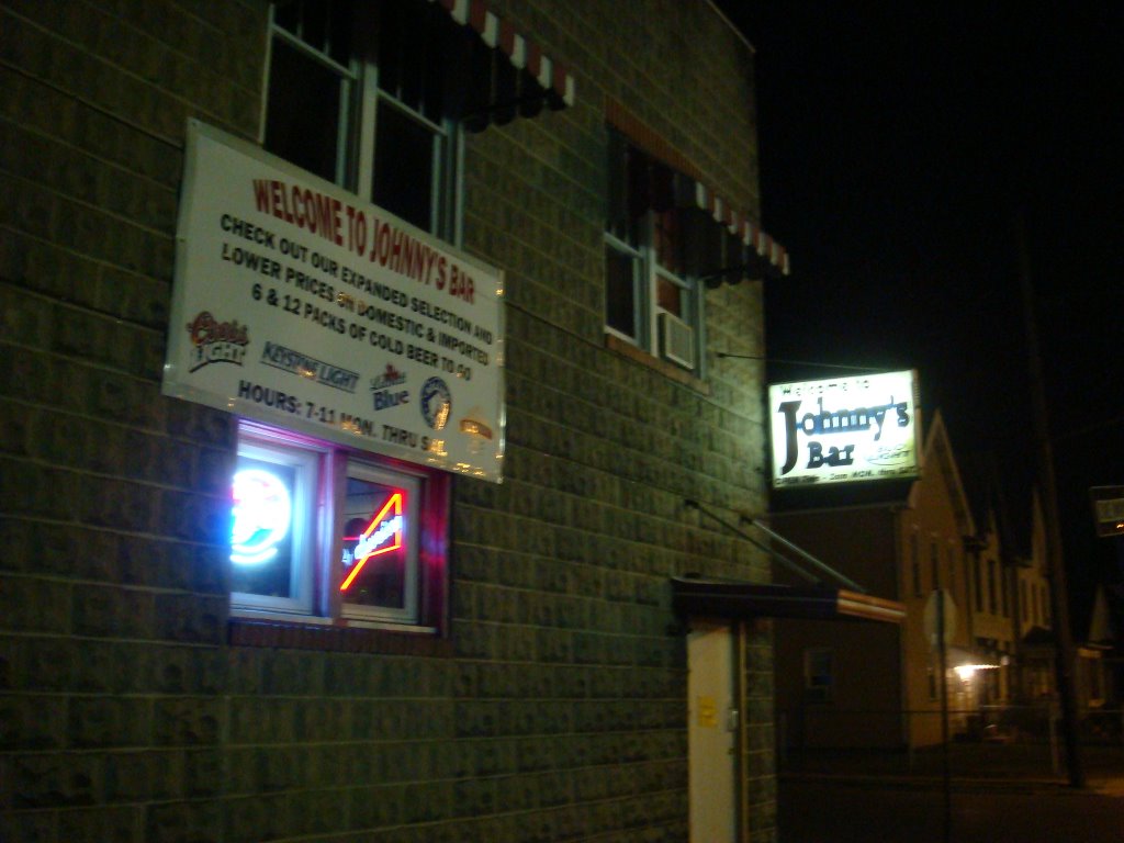 Johnnys Bar, Хантингдон