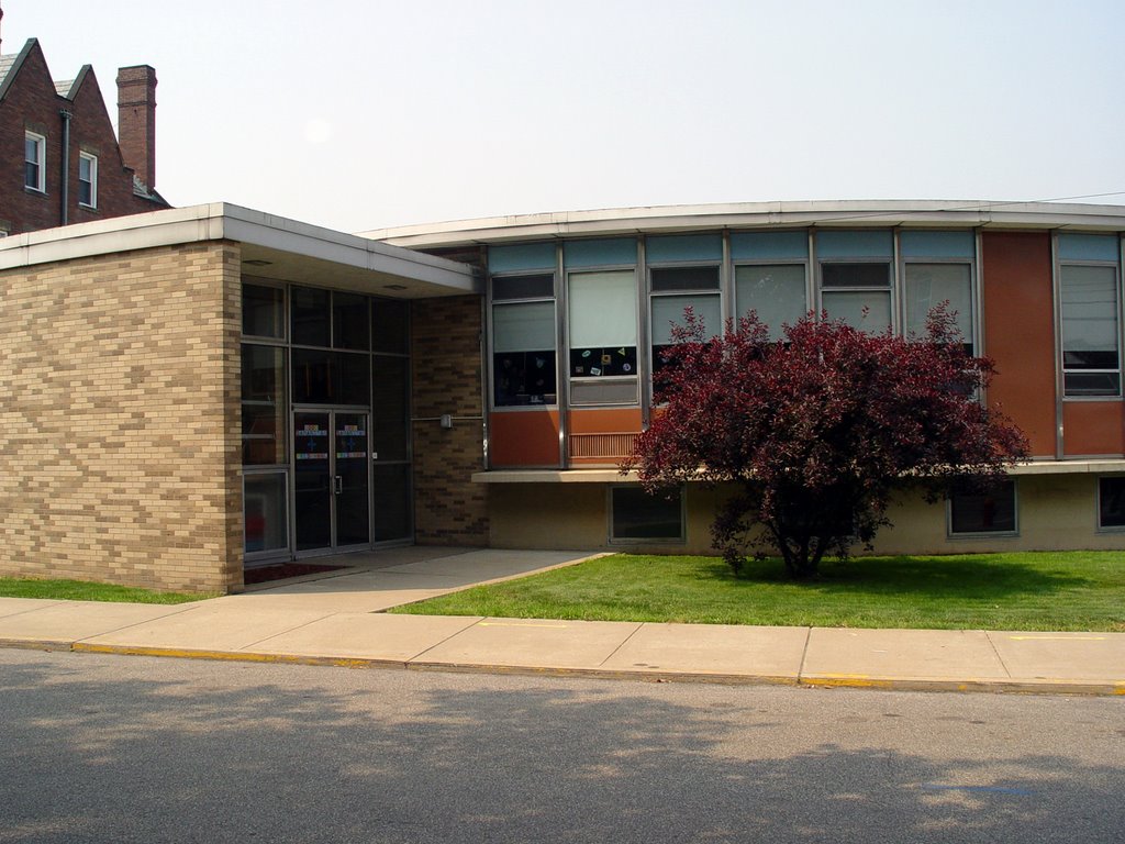 Former Good Samaritan (St. Veronicas) Catholic School, Ambridge PA, Экономи