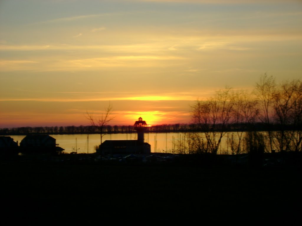Perrys Landing sunset, Эри