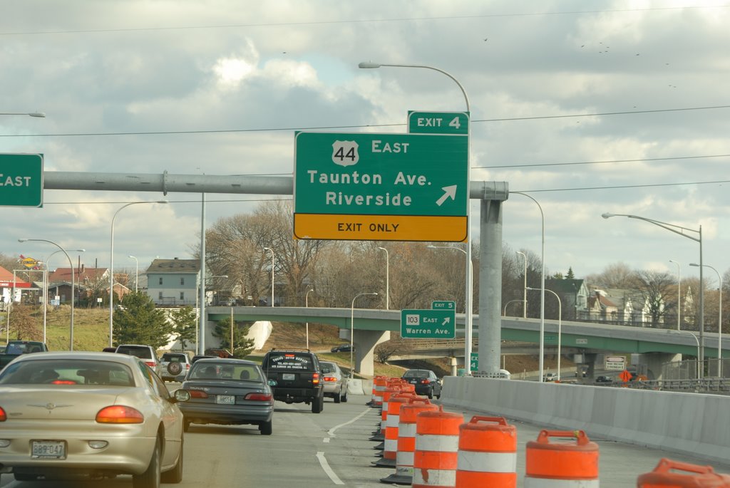 I-195 Exit 4 (Taunton Ave), Ист-Провиденкс