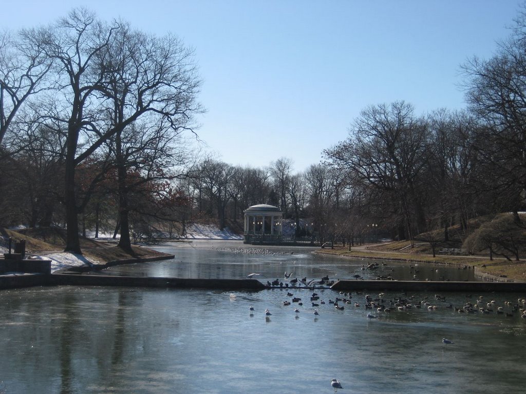 Roosevelt Pond with Bandstand, Кранстон