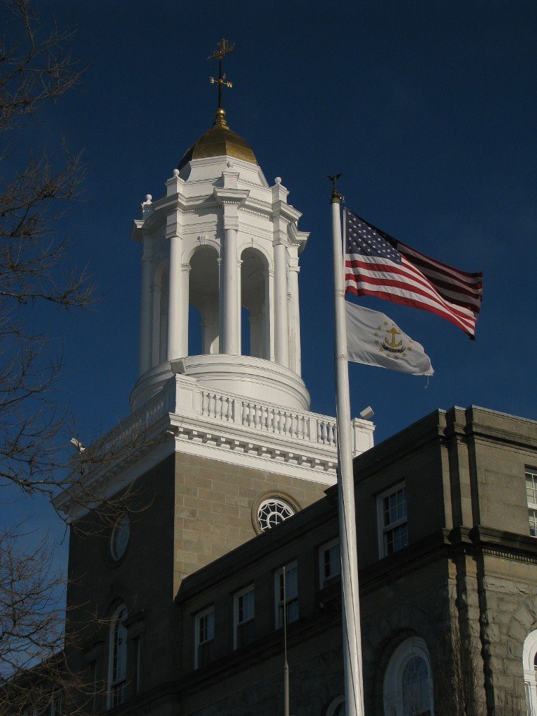 Newport City Hall and Flags, Ньюпорт