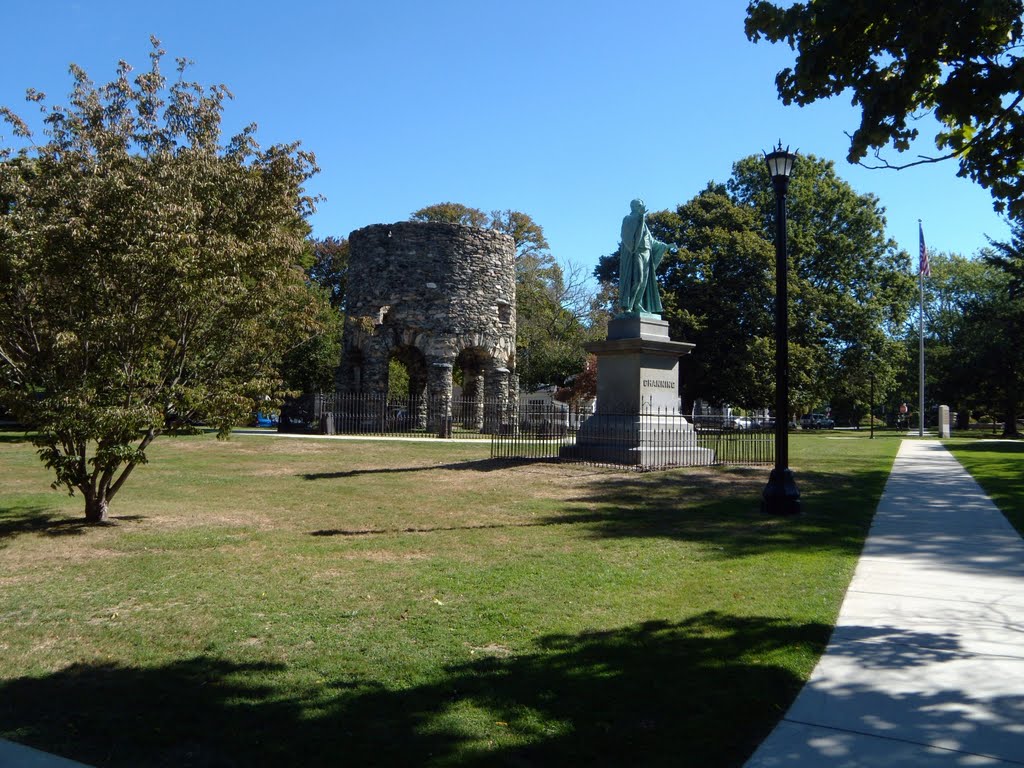 Newport - Touro park - Viking Tower and Channing Memorial, Ньюпорт
