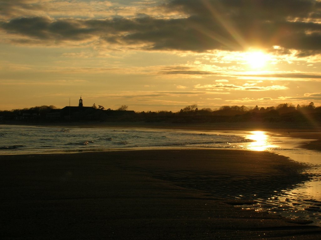 Gallo @ Sunset in Narragansett Beach, Паутакет