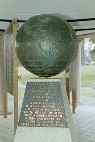 Veterans Monument, Бисмарк