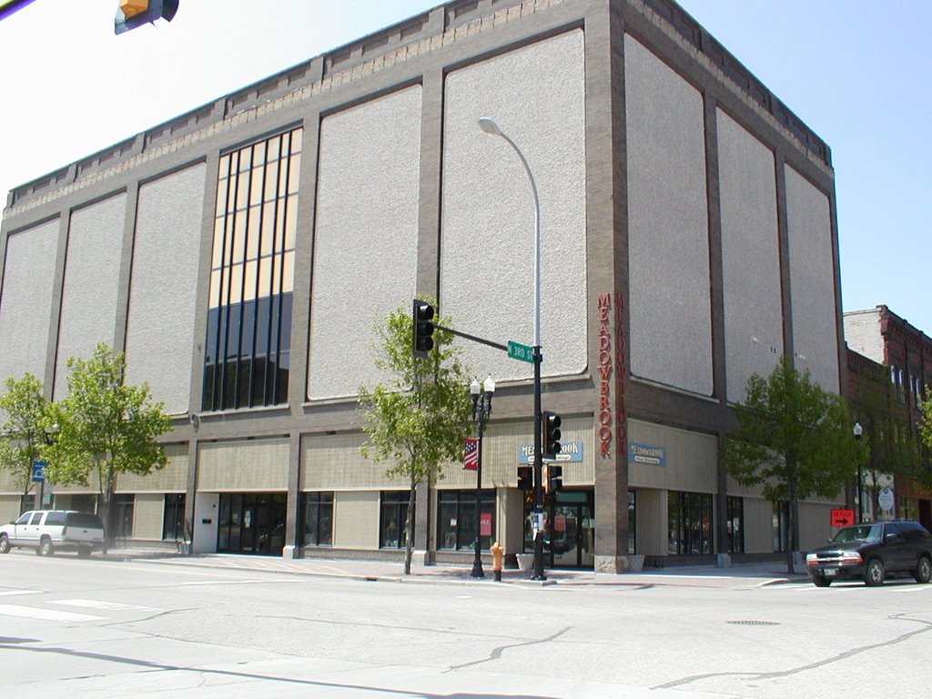 Former Griffiths Department Store, 3rd St & Demers Ave., Grand Forks, ND, Гранд-Форкс