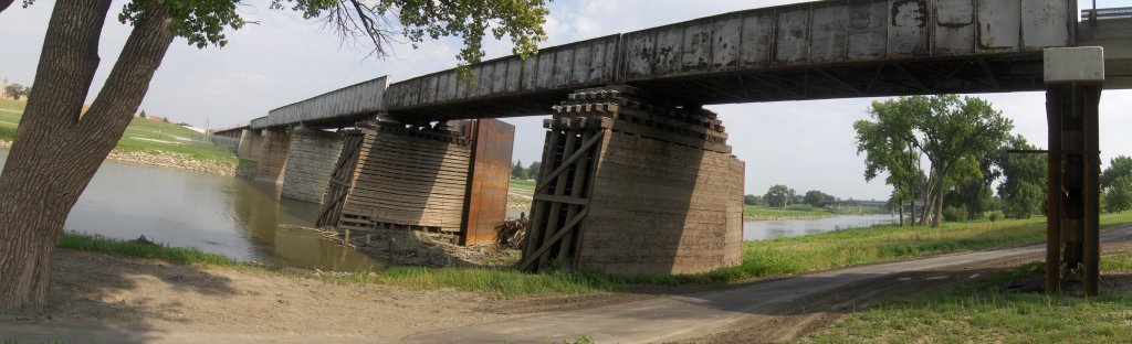 the train bridge, Гранд-Форкс