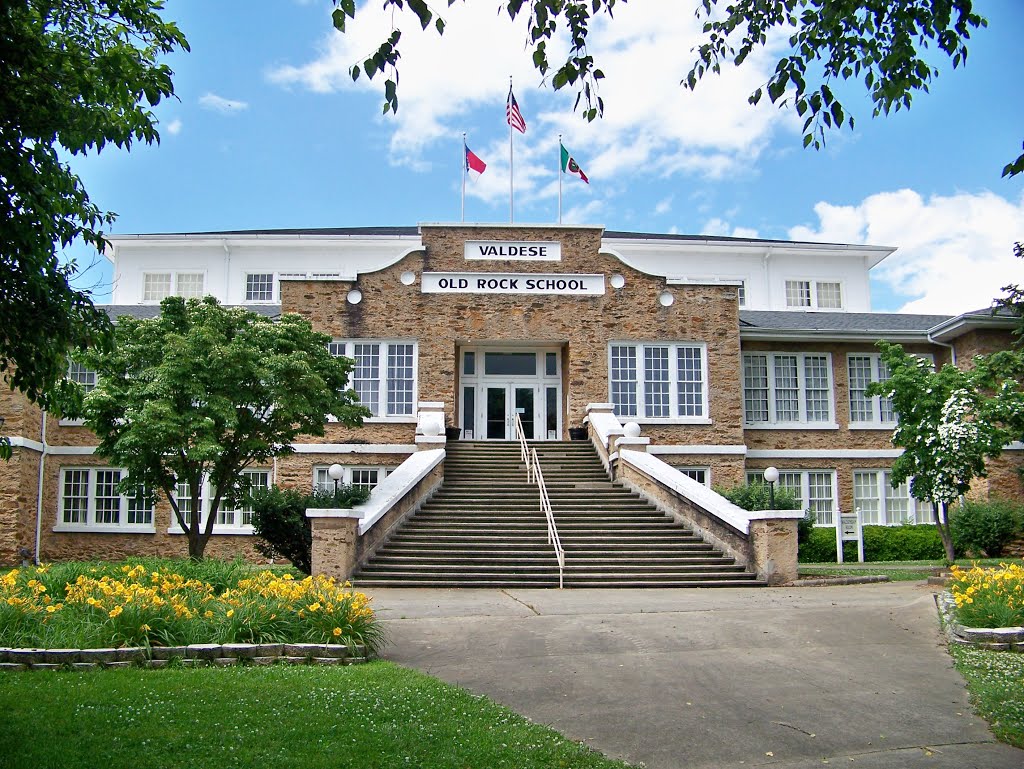 Valdese Old Rock School/Old Valdese Elementary School, Валдес
