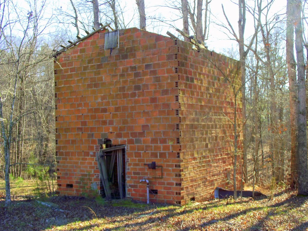 Clay block Tobacco barn Near Cumnock, NC---st, Вудфин