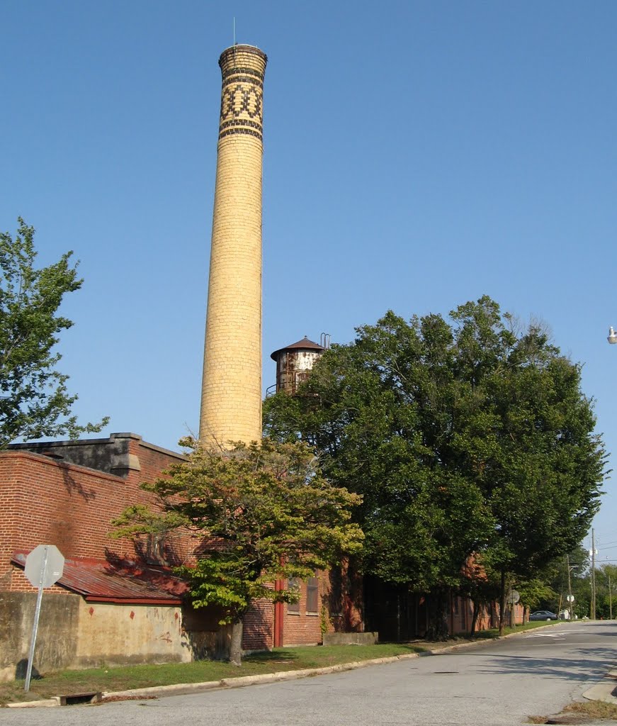 Smokestack in tobacco district, Greenville, NC, Гринвилл