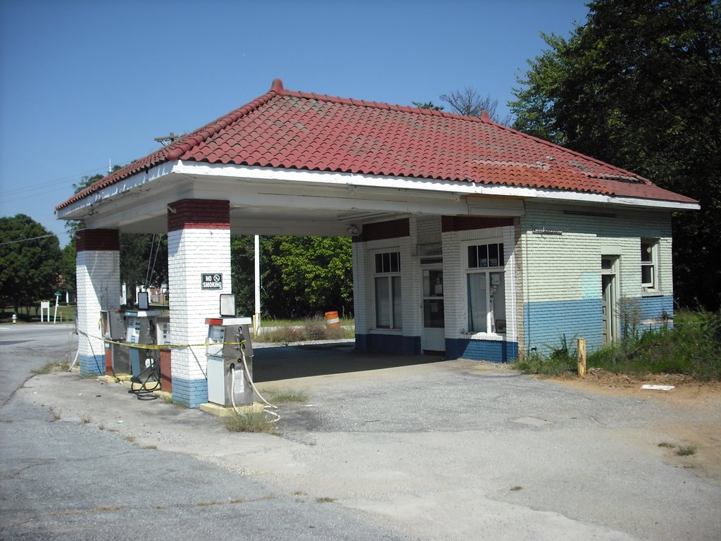 old gas station, Джеймстаун