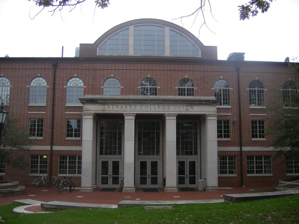 The Alvarez Union on Davidson Campus, Корнелиус