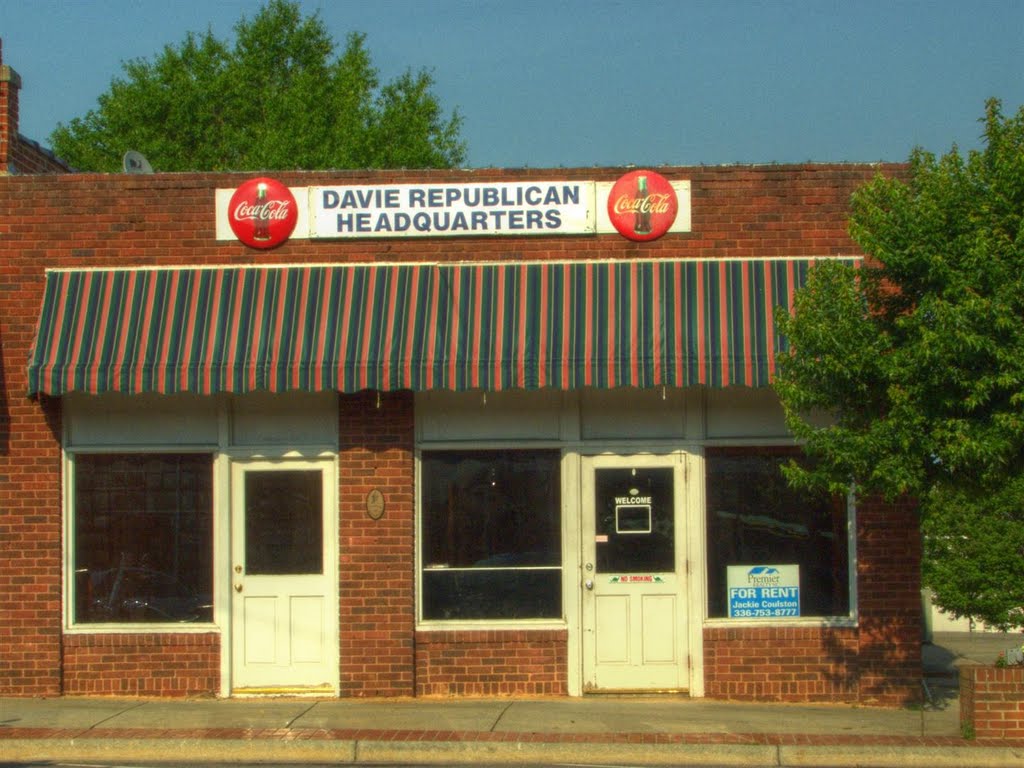 The Republican Headquarters and Bar idea never caught on in Davie County, Моксвилл