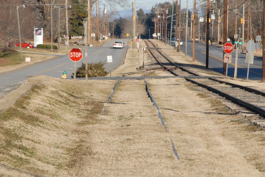 End of the Railway, Hudson, North Carolina, Родхисс