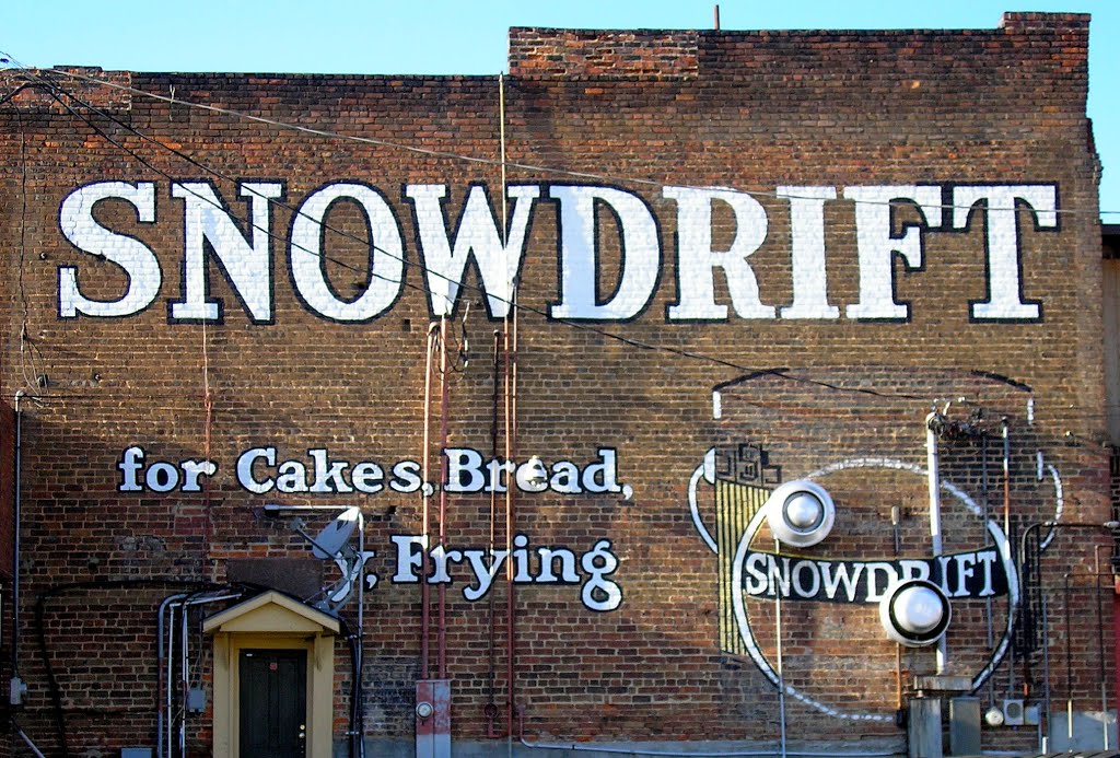 Mureal on old building Snowdrift ---st, Роквелл