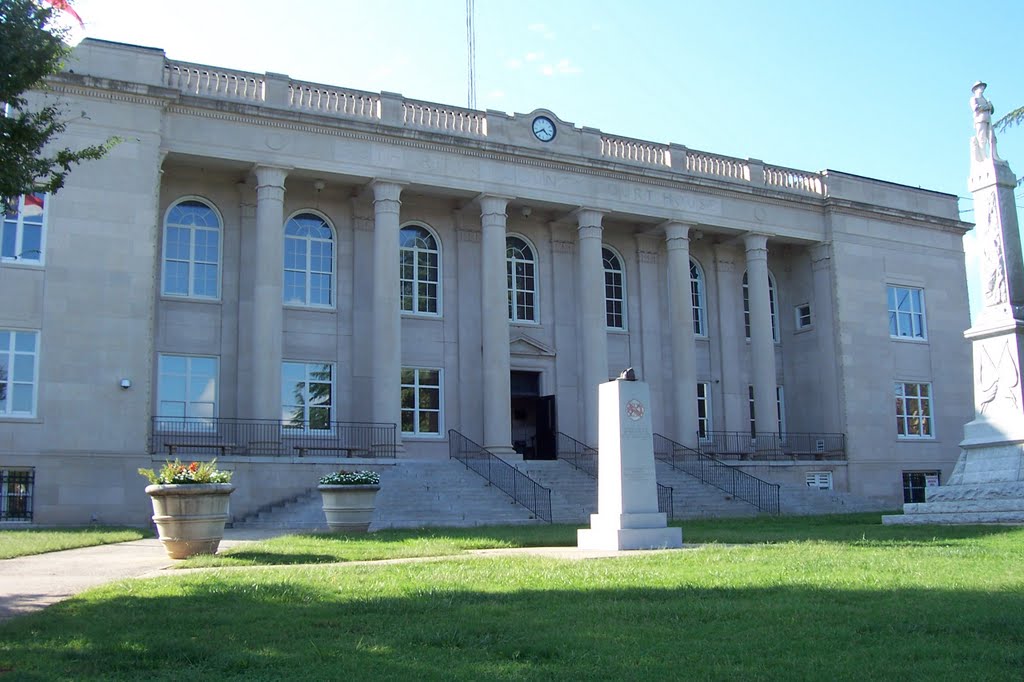 Rutherford County Courthouse - Rutherfordton, NC - Built in 1950, Рутерфордтон