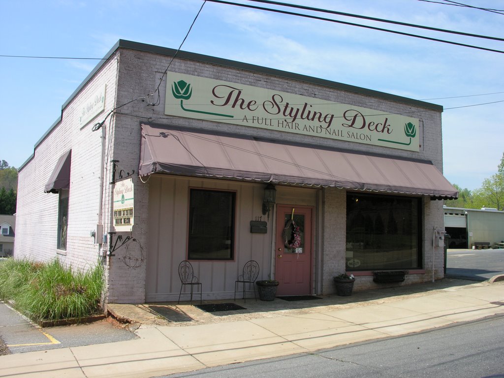 The Styling Deck Salon, Рутерфордтон
