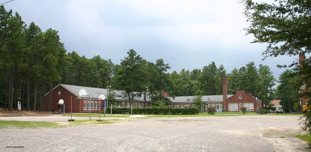 East Southern Pines Elementary School, Саутерн-Пайнс