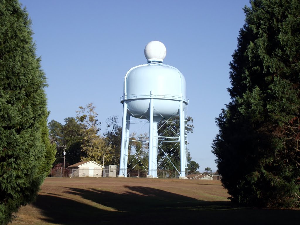 Southern Pines, NC Water Tower---st, Саутерн-Пайнс