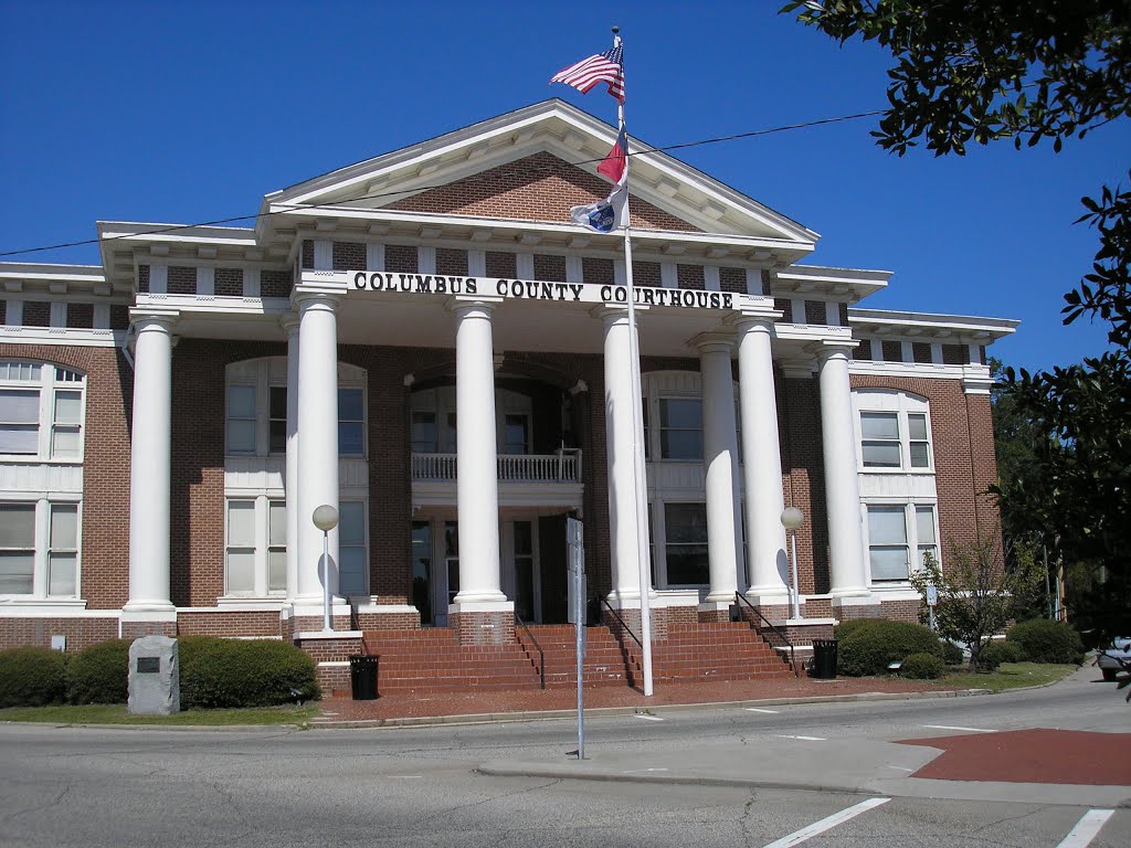 Whiteville, NC-- Columbus Co. Courthouse---st, Уайтвилл