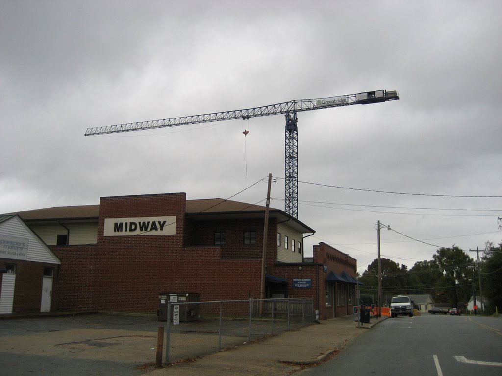 New condo construction crane, Чапел-Хилл