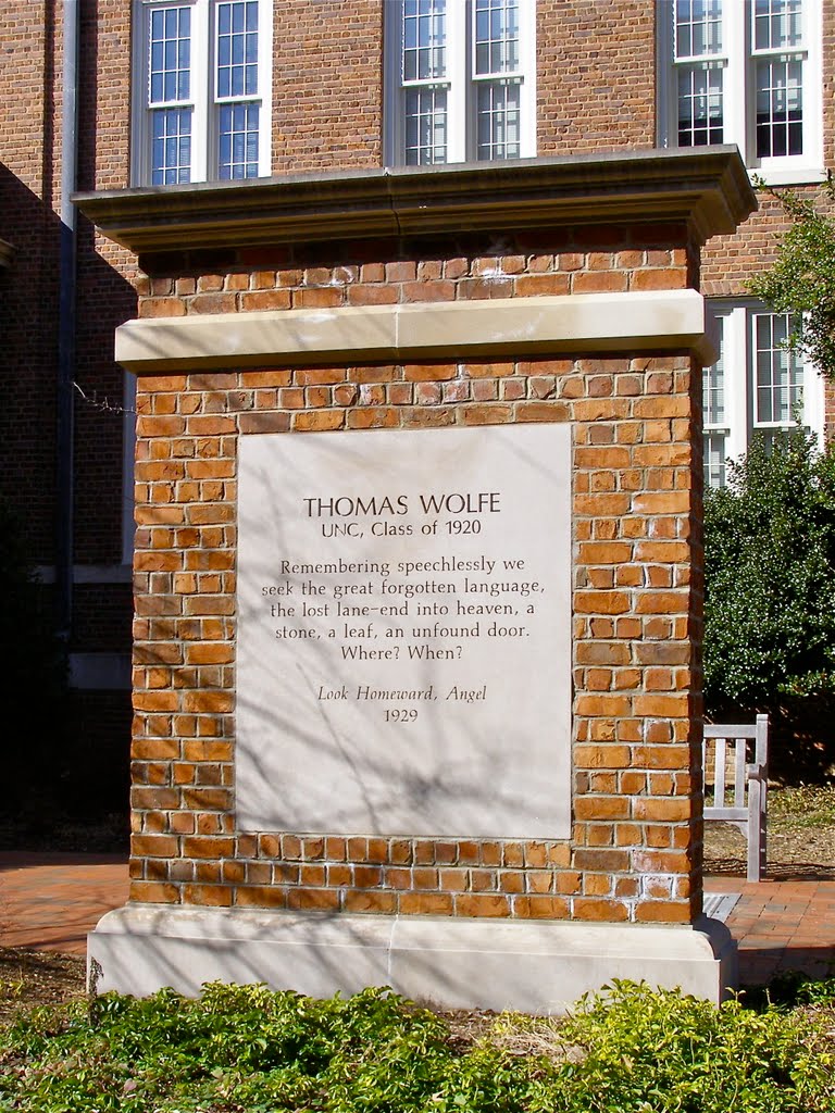 Monument to writer Thomas Wolfe, Чапел-Хилл