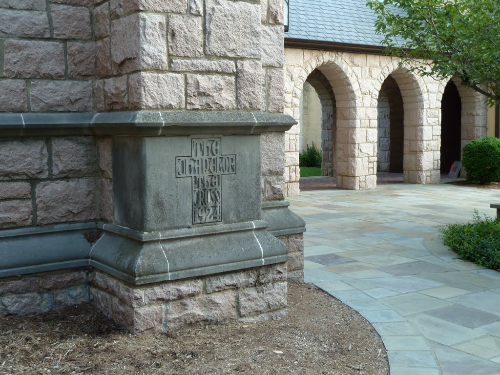 cornerstone and breezeway of the 1924 addition on Chapel Hills historic Chapel of the Cross, 8-7-11, Чапел-Хилл