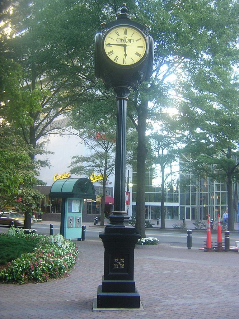 Rousso Clock, Trade Street At Tryon Street, Center City Charlotte, Шарлотт