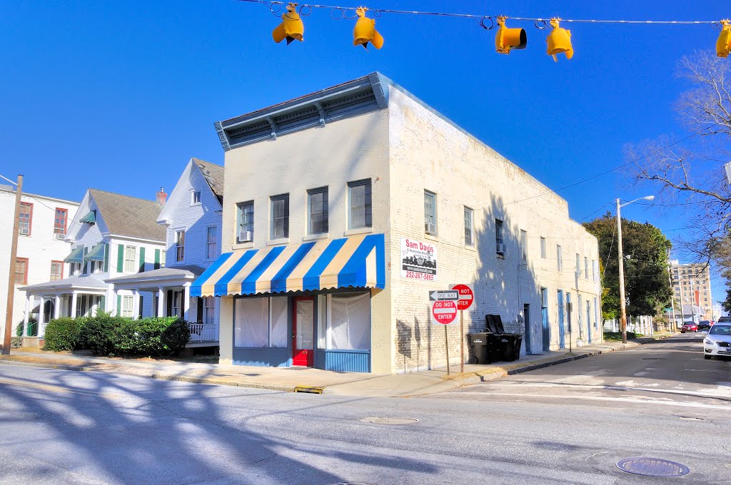 NORTH CAROLINA: ELIZABETH CITY: Achoree Odd Fellows Building (1896), 116 South Road Street, Элизабет-Сити