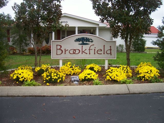 Brookfield Village, Алгуд