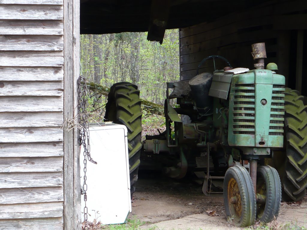 Tired old workhorse, Etowah, TN, Атенс