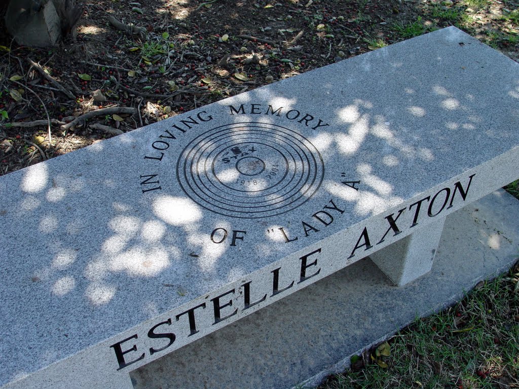Co-Founder of Stax Records Estelle Axton Gravesite, Бартлетт