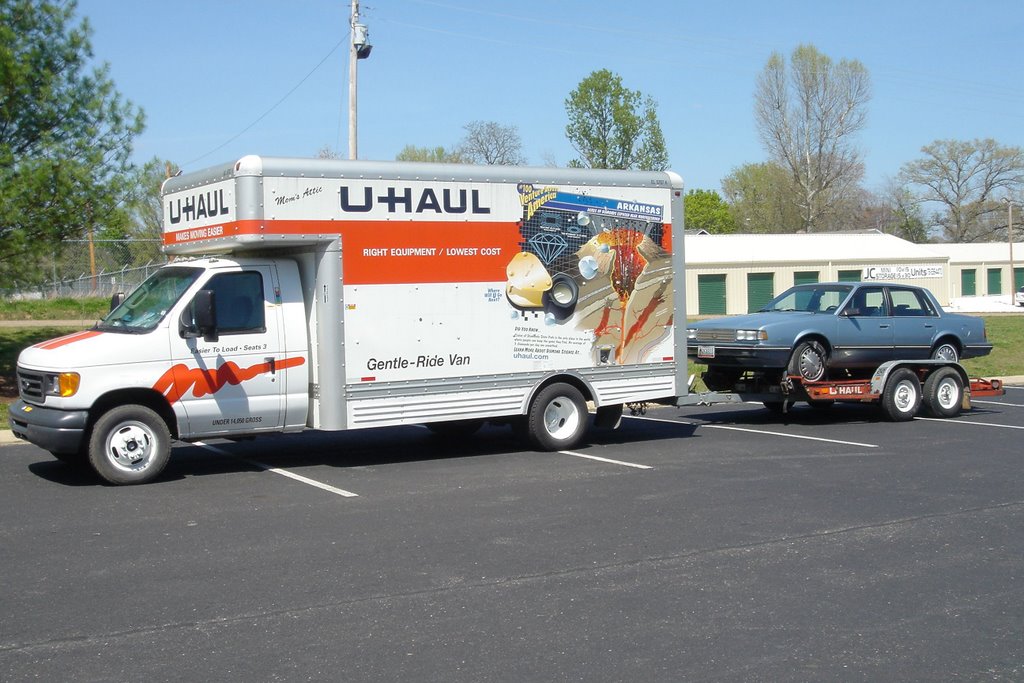 Uhaul Truck in Paris TN, Брадфорд