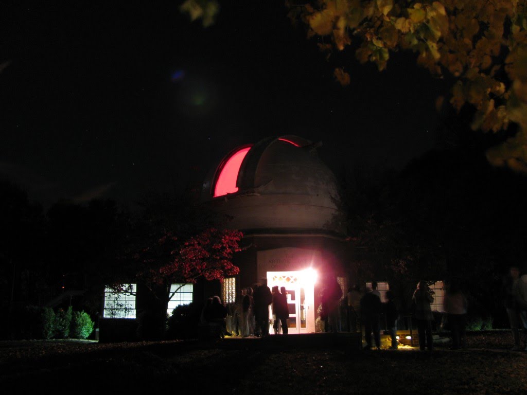 Dyer Observatory at night, Брентвуд