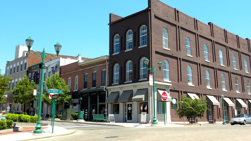 Shops in Main St.- Clarksville TN, Кларксвилл
