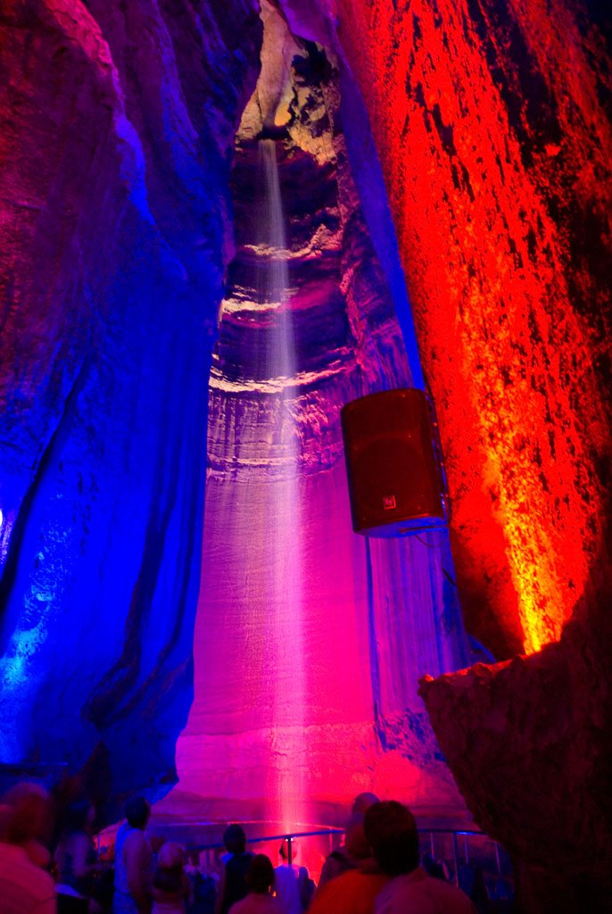 Ruby Falls Cavern, Лукоут Моунтаин