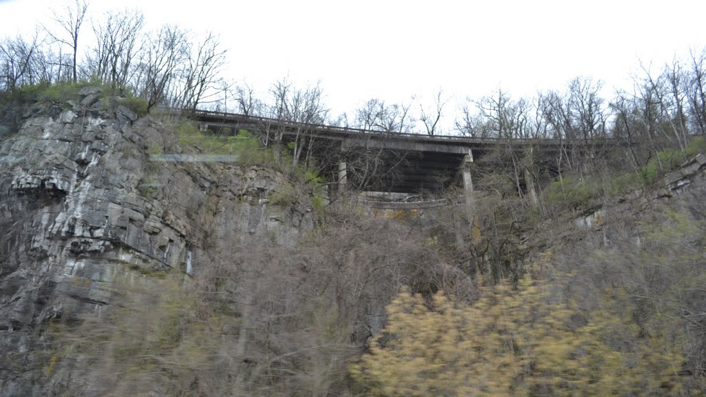 Bridge on I-24, Лукоут Моунтаин