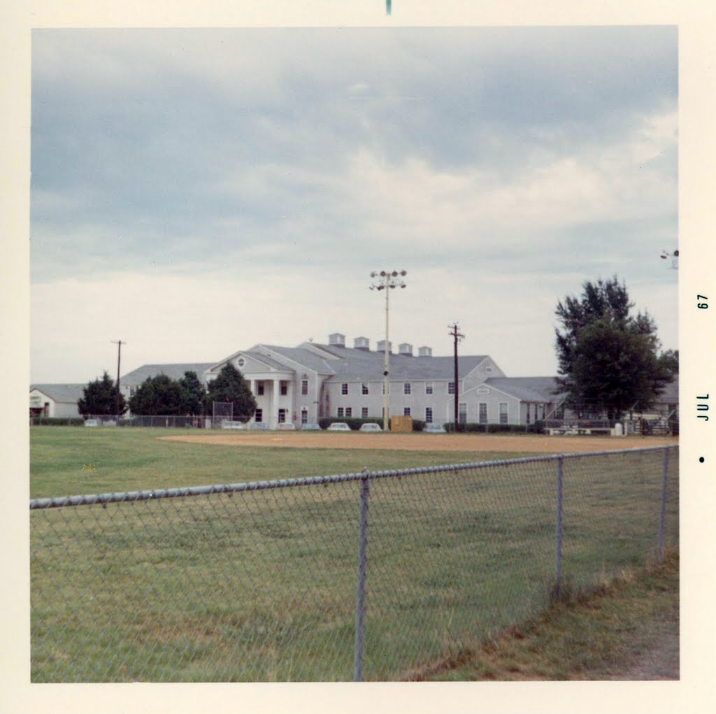 Administration Building at Naval Air Station - Memphis, Millington, TN, Миллингтон