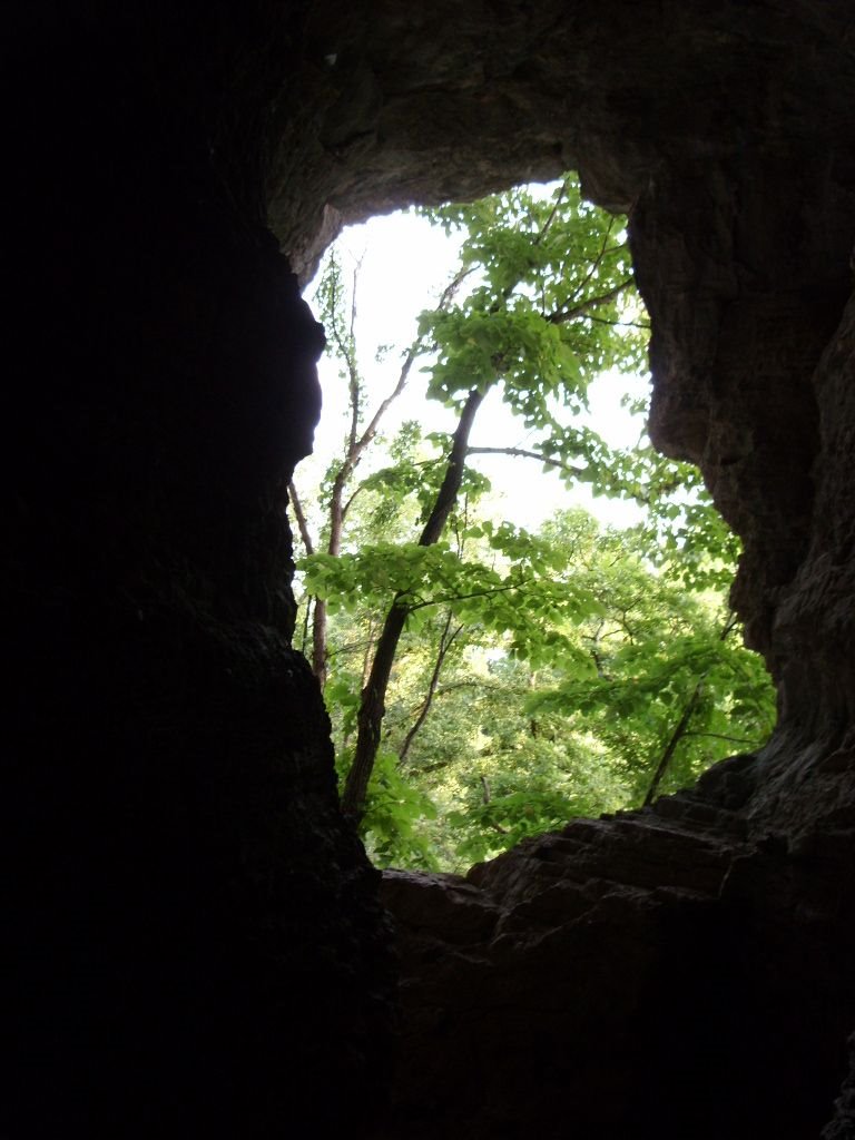 Cheeks Bend Cave, Минор Хилл