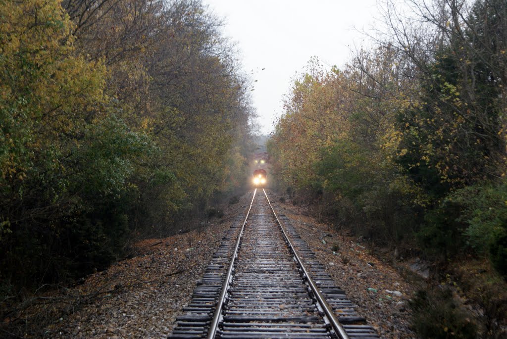 On The Tracks, Минор Хилл