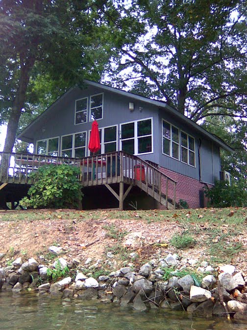 Cottage on the Creek, Мичи
