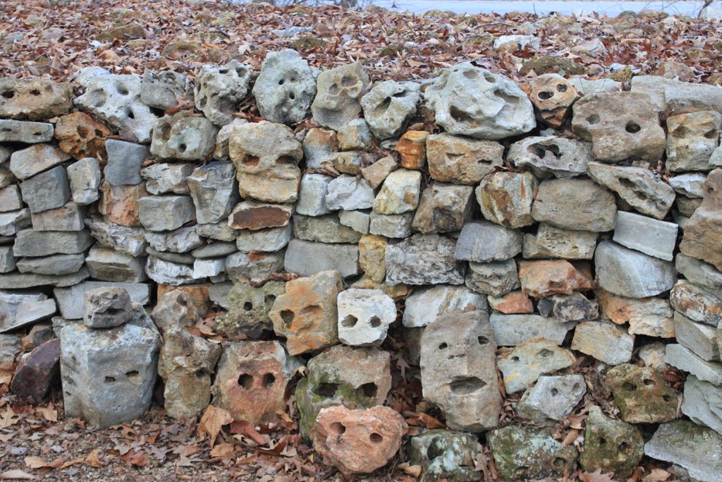 Wall of Faces at Tom Hendrixs Wall, Мичи