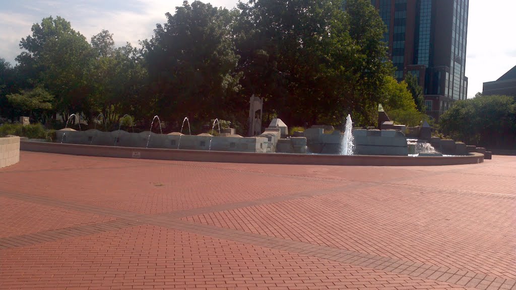 Fountain in front of the City Hall Murfreesboro TN, Мурфрисборо