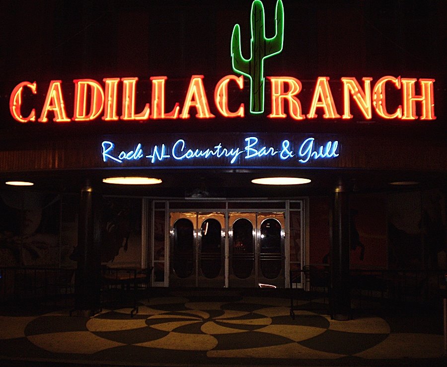 Cadillac Ranch on Broadway, Nashville, Нашвилл