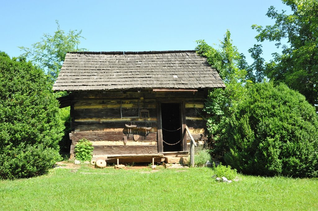 Anwine Cabin at Museum of Appalachia, Норрис