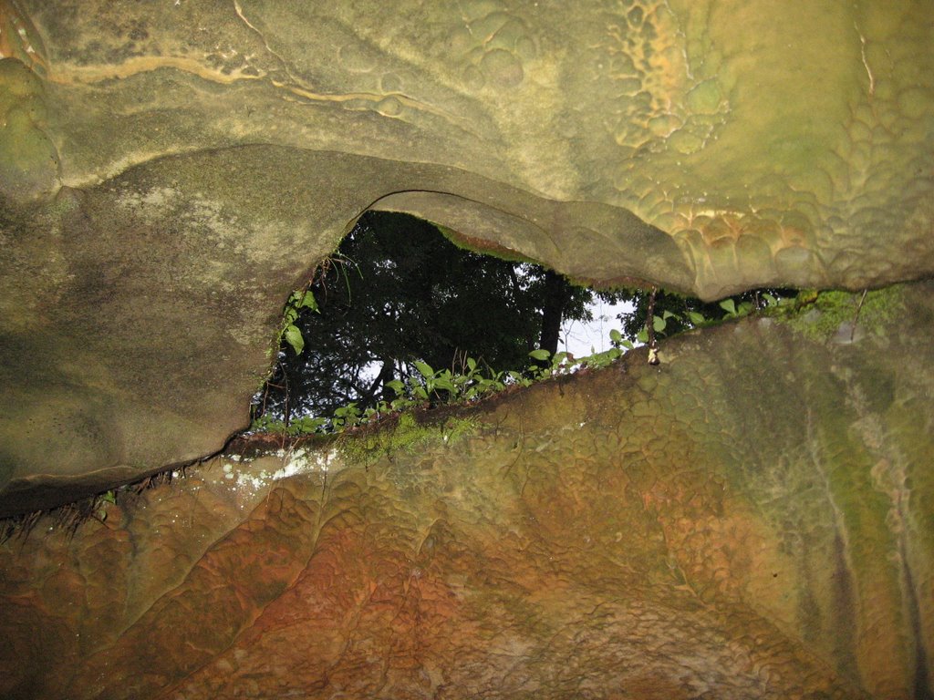 Window (~2x3) from Inside Moonshiners Arch, Онейда