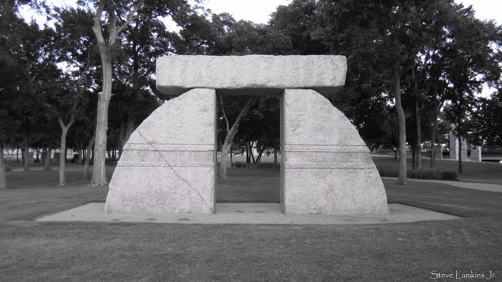 Sarsen Caer Sculpture at Richard Greene Linear Park, Arlington, Texas, Арлингтон