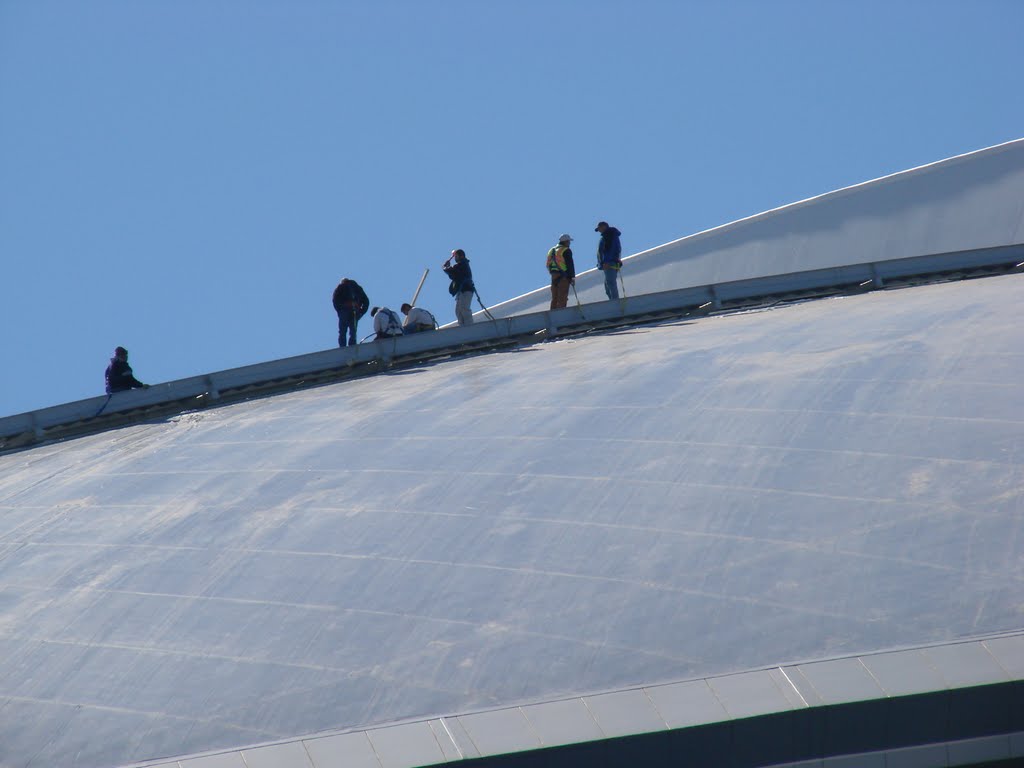 Snow Removal Crew on Stadium Roof, Арлингтон