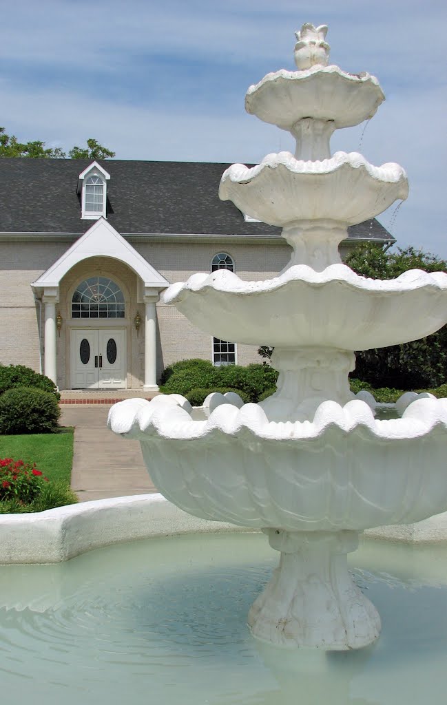 Alexander Mansion and Fountain, Garland, Texas, Гарленд